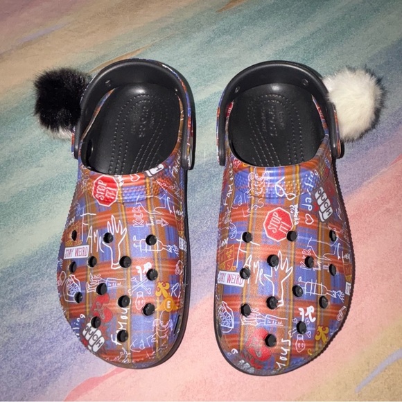 Crocs 101 Dalmatians Disney Cruella de ville crocs Womens size 6 limited edition - Picture 1 of 9